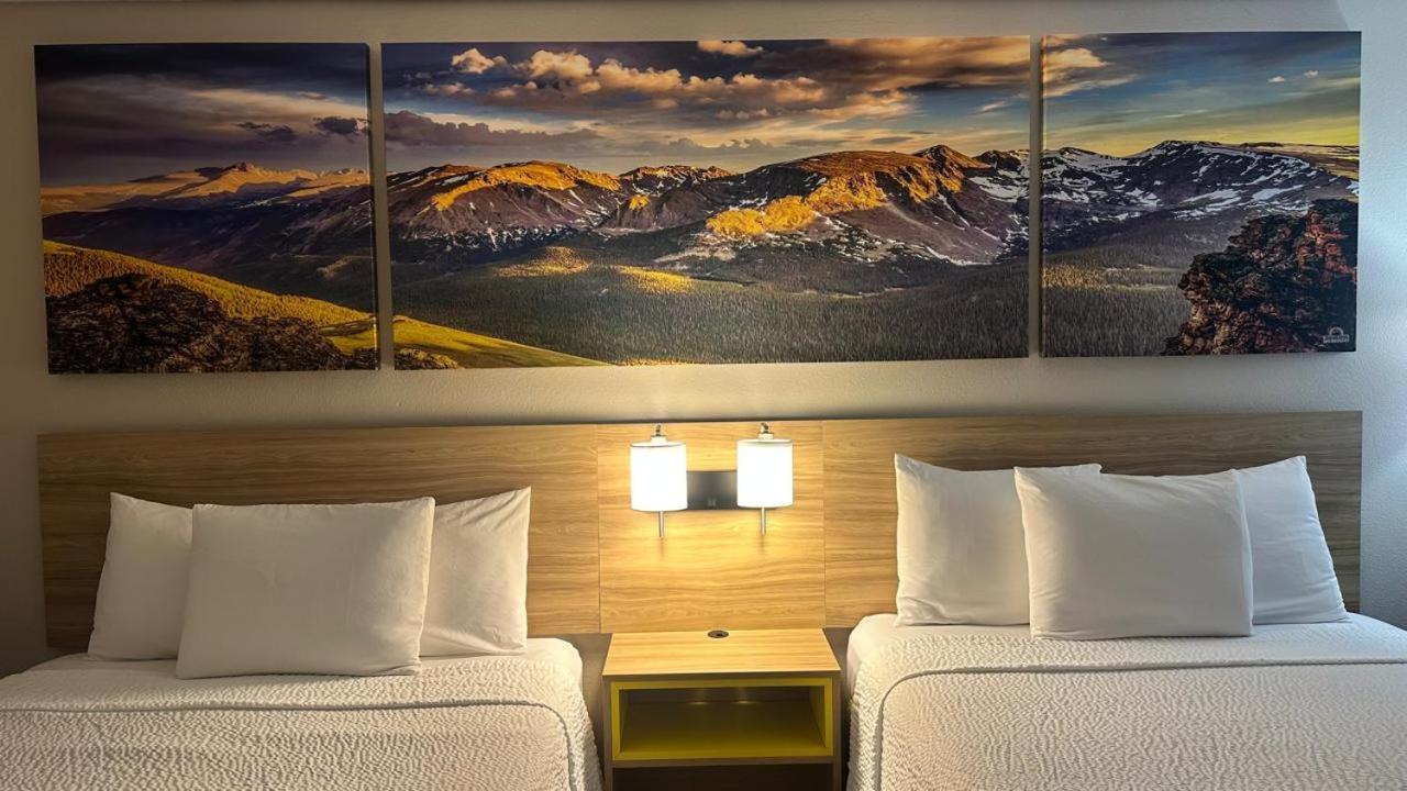 Days Inn By Wyndham Ridgecrest Near China Lake Naval Station Buitenkant foto